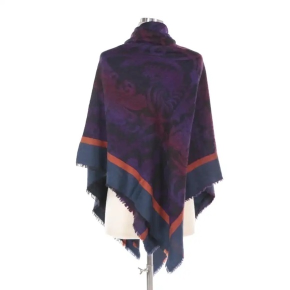 Yves Saint Laurent shawl. - Picture 3 of 4